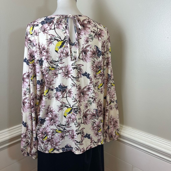 H&M Flowers Birds and Butterflies Print Top L FREE SHIP - Picture 3 of 5